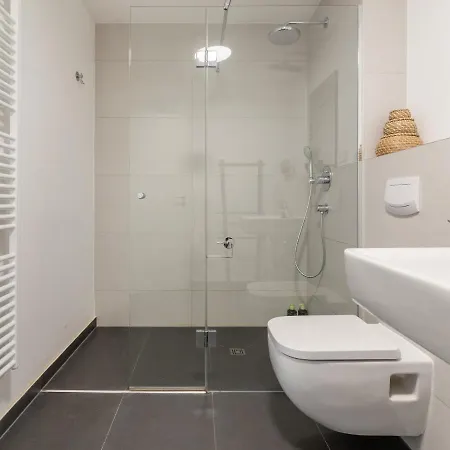 Limehome Jahnallee *