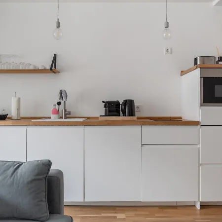 Limehome Jahnallee *