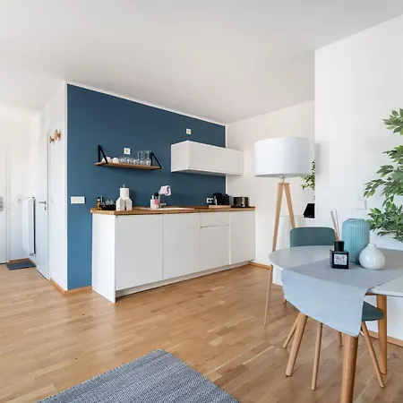 Limehome Jahnallee *