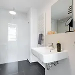 Limehome Jahnallee Апартаменты *