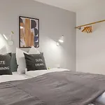 Апартаменты Limehome Jahnallee *