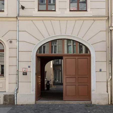 Limehome Jahnallee *