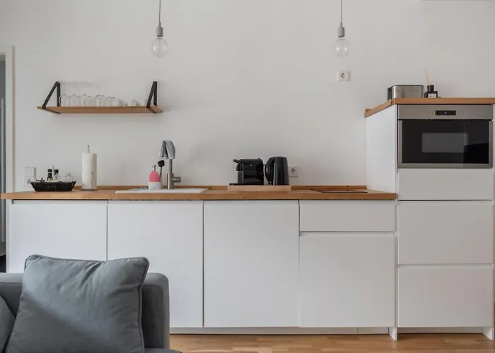 Limehome Jahnallee *