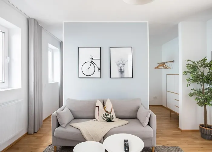 Limehome Jahnallee *