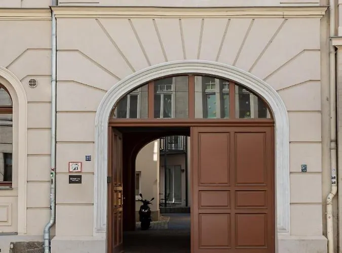 Limehome Jahnallee *